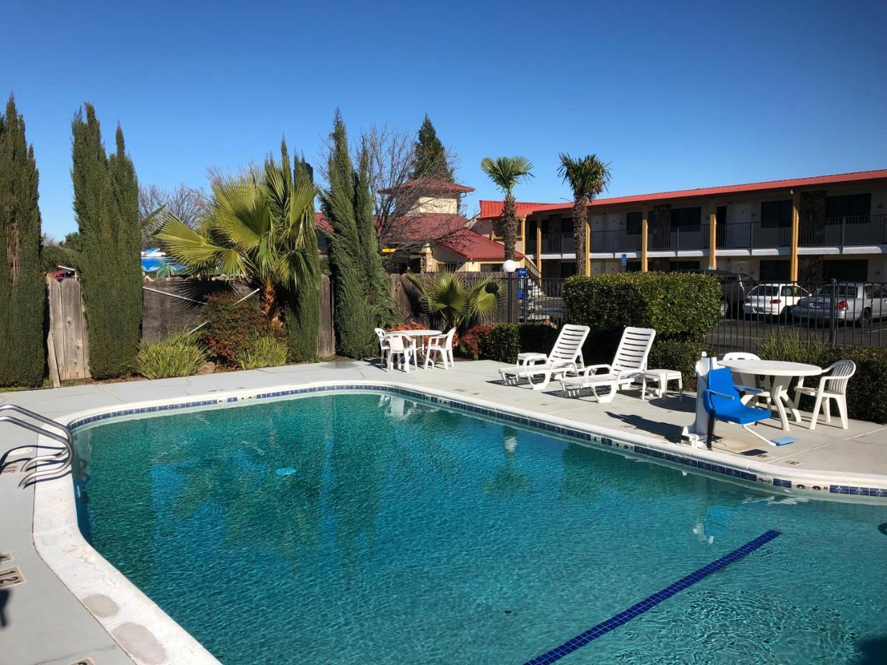 Motel Super 8 By Wyndham Corning Exterior foto